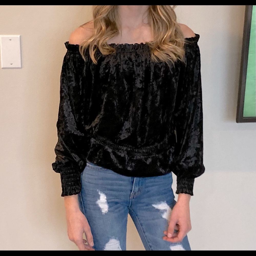 NEW Black Velvet Lulu’s Off the Shoulder Top XS